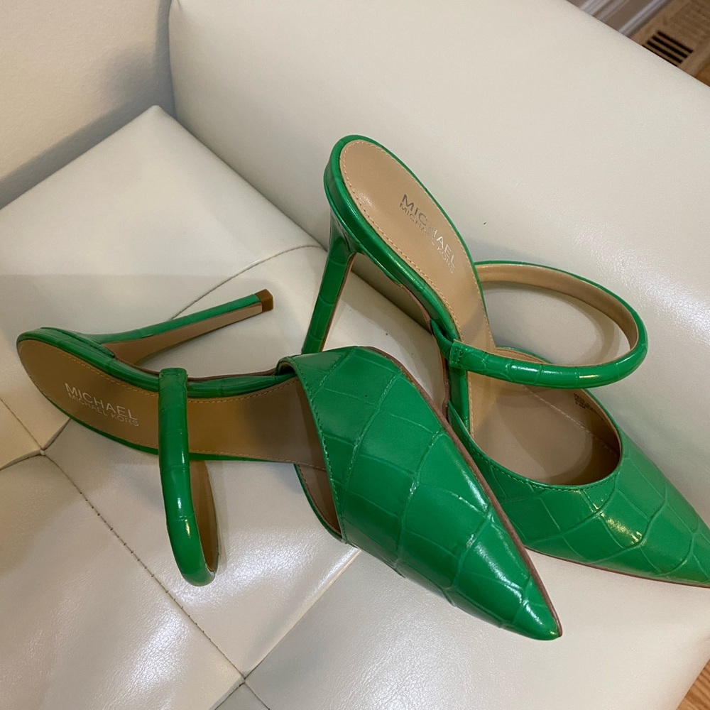 Michael Kors Green Mules - Picture 6 of 9